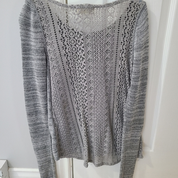 Hollister sweater - Picture 2 of 4